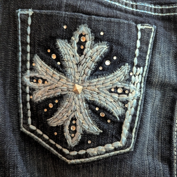 Maurices Mini Skirt Sz 5/6 Regular Classic Denim Drk Wash Blue Embroidered W-440 - Picture 6 of 10